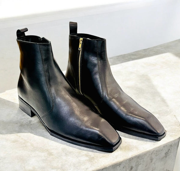 Womes boots mid calf length lace up boots